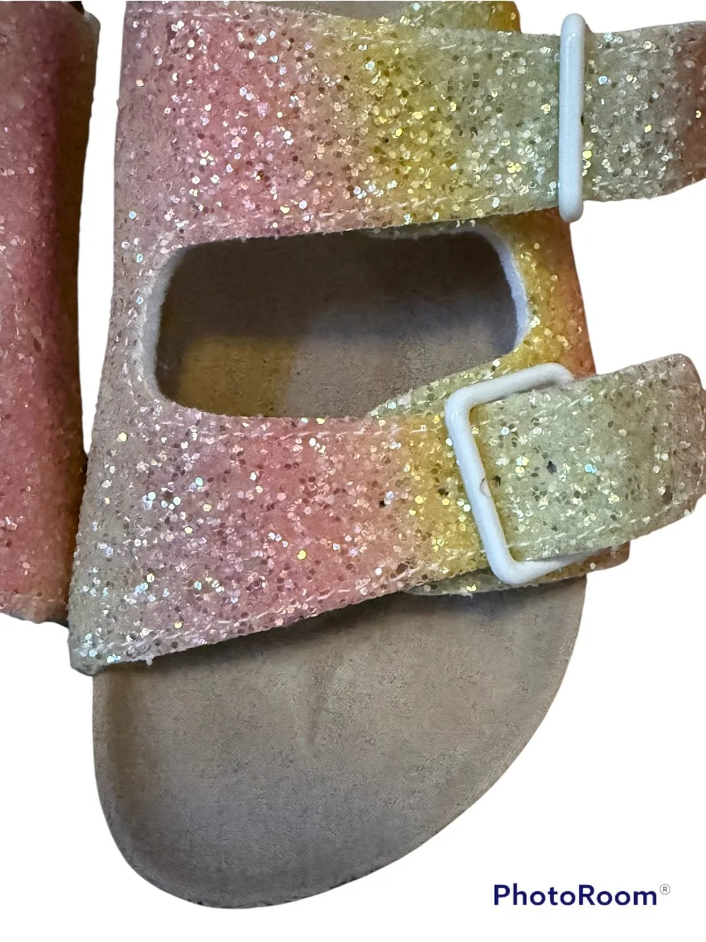 The Childrens Place cushioned buckles footbed